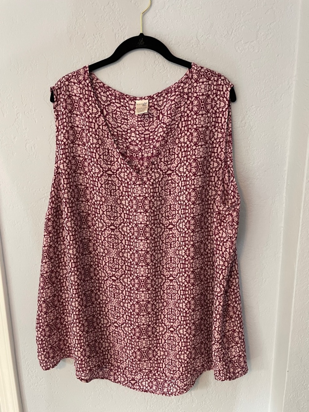 Terra & Sky Pink Patterned Sleeveless V-Neck Tank